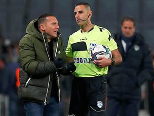 ונראה עצבני כמו שמעולם לא נראה (צילום: אלן שיבר)