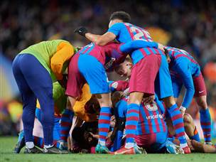 0:1 גדול. שחקני ברצלונה בערמת ילדים (Getty)