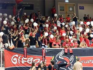 אוהדי המארחת (מנהלת הליגה, לילך וייס-רוזנברג)