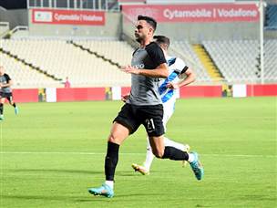 ודין דוד סבל מיום רע בחלק הקדמי (מכבי חיפה, רשמי)