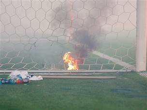 הרבה עשן (צילום: אלן שיבר)