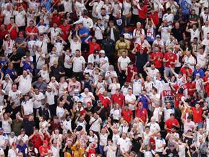 נהנו הערב בקטאר. אוהדי אנגליה (GETTY)