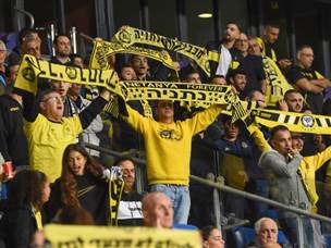 אוהדי מכבי נתניה. 90 דקות מייגעות הסתיימו עם חיוך (ברני ארדוב)