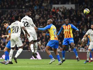 רודיגר כפש לפני ההפסקה אך השער נפסל (Denis Doyle/Getty Images)