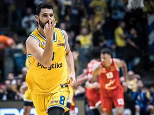 גם מנקו הופיע (עודד קרני)