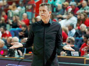 הפסיד במפגש הפיקנטי. אברהמי (אלן שיבר)