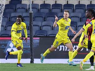 ואחרי חמישה חודשים, טיפסה מעל לקו האדום (דני מרון)