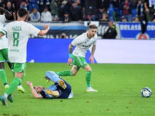 אחרי שהזיעה מול טיראספול (צילום: ראובן כהן, האתר הרשמי של מכבי חיפה)