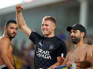 והוא עם הפנים לגרמניה. פרץ (אלן שיבר)