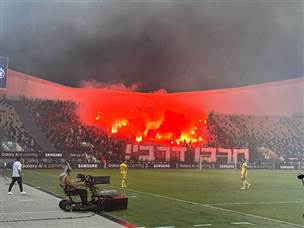 האבוקות הודלקו כבר בפתיחה