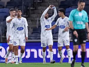 כשגם לוי הצטרף לחגיגה (מאור אלקסלסי)