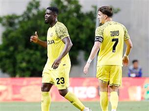 העניקו נקודות יקרות. ירדן שועה ומיירון ג`ורג` (אלן שיבר)