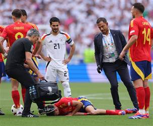 קרוס, אחת הפעולות האחרונות בקריירה, פצע את פדרי (GETTY)