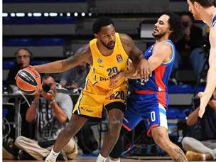 המשחק נותר צמוד (GETTY)