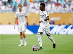 ויניסיוס ג`וניור התקשה מאוד במחצית הראשונה (Getty)