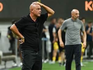 רביעייה נוספת ברשת של קבוצתו. אבוקסיס (ברני ארדוב)