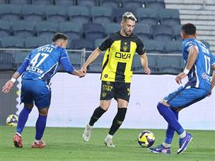 אצילי עלה למגרש (צילום: אלן שיבר)