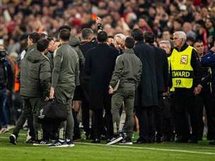 גם גולר הורחק באדום ישיר (GETTY)