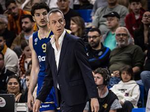 הביתיות בידיים של הקבוצה שלו. קטש (עודד קרני)