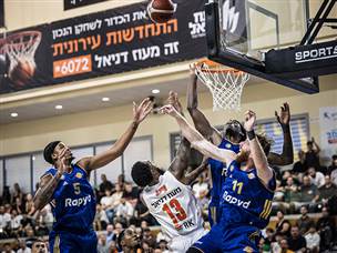 הפסד בכורה בליגה: מכבי ת"א נכנעה 90:93 לראשל"צ בהארכה