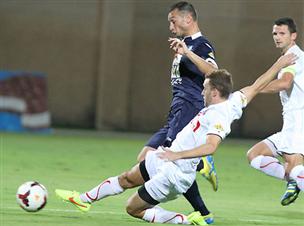 משחק עם לא מעט עצבים (יוסי שקל)