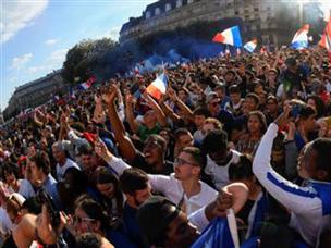 הטירוף הצרפתי אחרי הניצחון (getty)