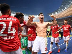 לבנדובסקי חוגג את השער השלישי (Gettyimages