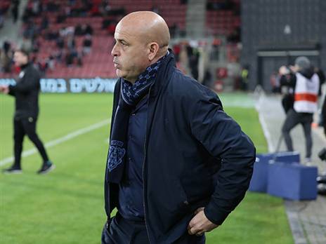 לא אהב את מה שראה במשחק האימון, אבוקסיס