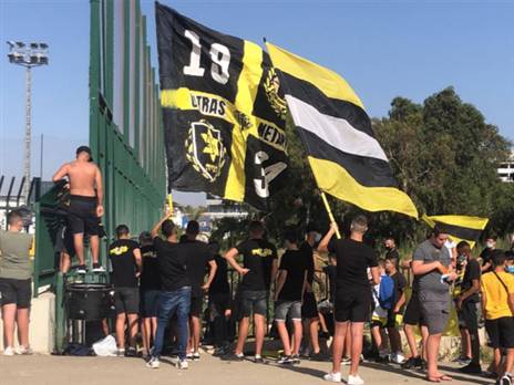 מאה אוהדי נתניה הגיעו לאימון הקבוצה.