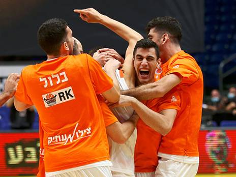 מחפשים אליפות שניה (אלן שיבר)