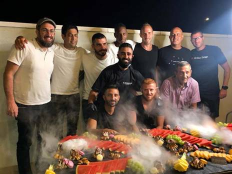 ארוחת גיבוש לפני תחילת העונה