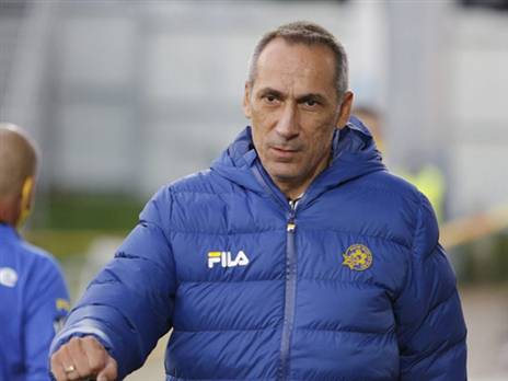 דוניס, שביעות רצון גדולה ממנו (צילום: באדיבות האתר הרשמי של מכבי ת"א)