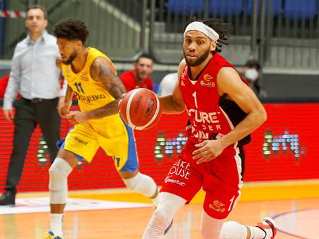 סיגרדס נעצר על 12 נק' (אלן שיבר)