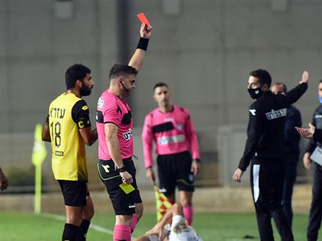 שלומי בן אברהם בפעולה במשחק בין נתניה לק"ש (ברני ארדוב)