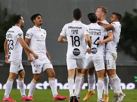 קארצב חוגג. עלה טוב מהספסל (אלן שיבר)