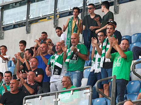 "אוהב את כפר סבא, אי אפשר להגיד כמה". האוהדים (צילום: אלן שיבר)