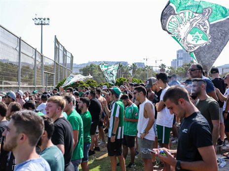 הקהל הירוק הגיע לתמוך בשחקנים (מאור אלקסלסי)