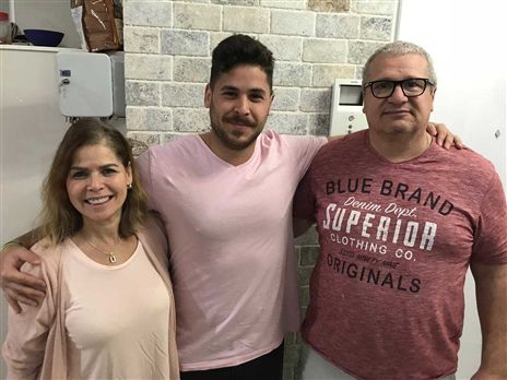 מגיע ממשפחה ספורטיבית (אלבום אישי)