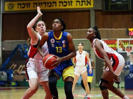 קאדיג'ה קייב. 33 נקודות שלה לא הספיקו (באדיבות מנהלת ליגת העל לנשים בכדורסל)