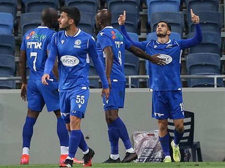 מכבי פ"ת. תקשה על כולן (מאור אלקסלסי)