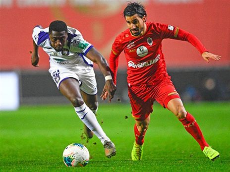 רפאלוב ילבש בקרוב את המדים הלבנים סגולים? (GETTY)