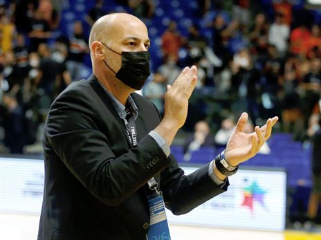 טפירו. מביא קבלות (אלן שיבר)