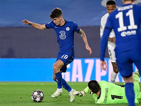 פוליסיק העלה את הבלוז ליתרון (GETTY)