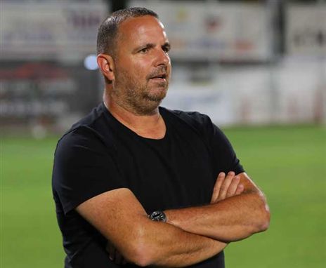 בן שמעון. "עונה מדהימה שלנו" (לירון מולדובן)