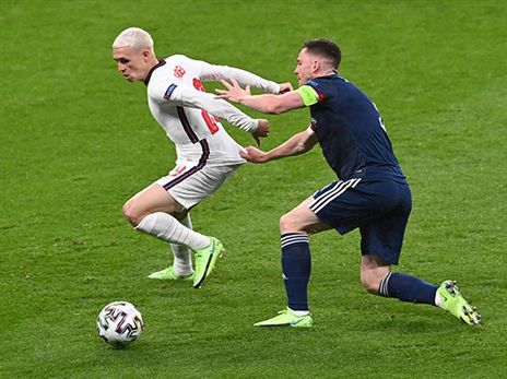 רוברטסון מול פודן. הסקוטי רצה ניצחון (GETTY)