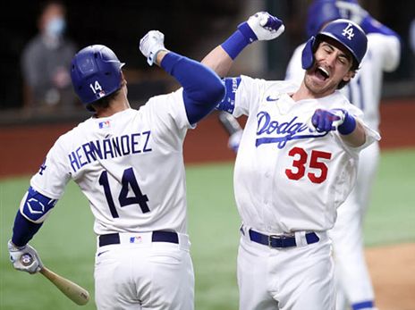 הדודג'רס זכו למקום מכובד באמצע (GETTY)