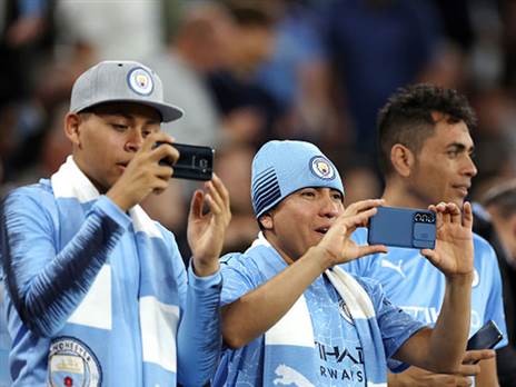 "מבקש מהקהל להגיע" (Getty)