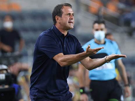 רצה שקבהא ישאר. רוני לוי (דני מרון)