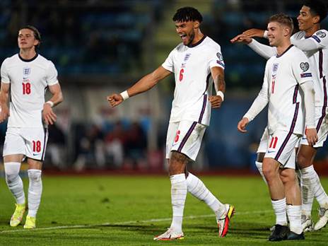 טיירון מינגס חוגג את השמיני. אנגליה משפילה (Getty)