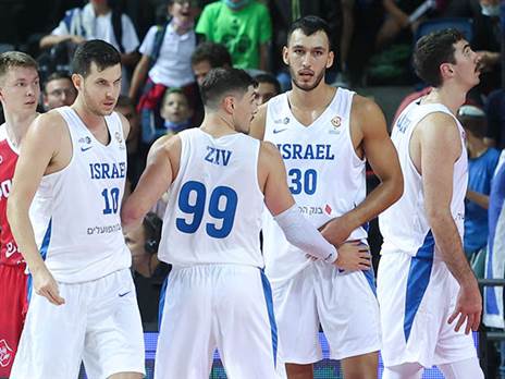 מוביל את הצעירים. גיא פניני (דני מרון)